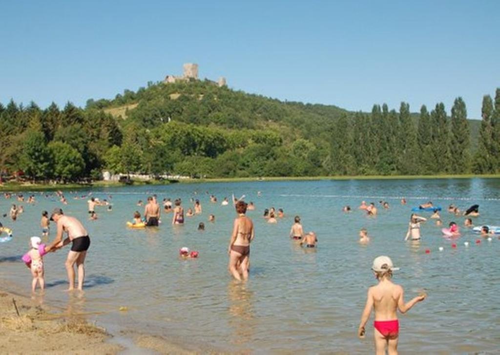 à En Ariège 09300 Hébergement de vacances